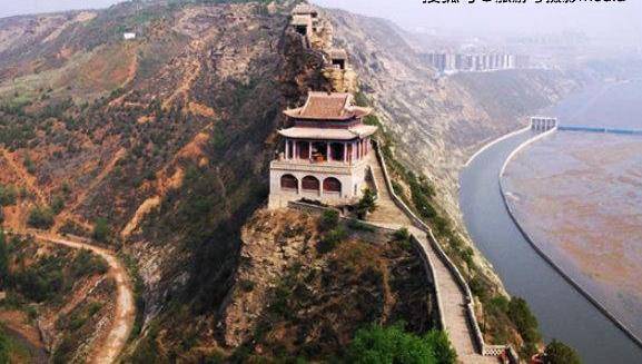 风景很美,最重要的是不收门票,交通也很方便!这里是神木二郎山!