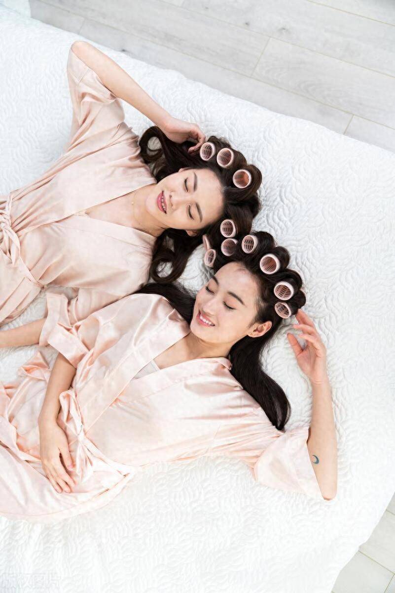 小说《带着瑜伽去旅行》第657-660章:同处一室_李娟_马小亮_赵洁