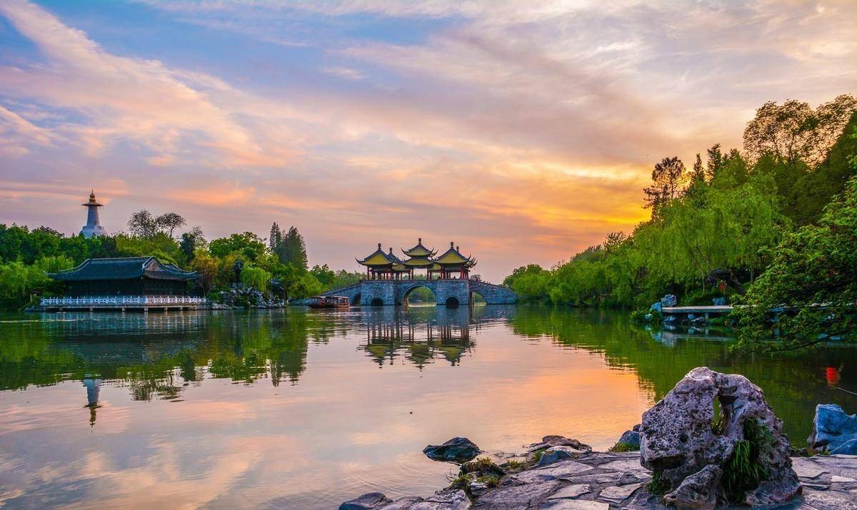 却是乾隆皇帝的钟爱,一年收入800多亿_扬州_旅游_西湖