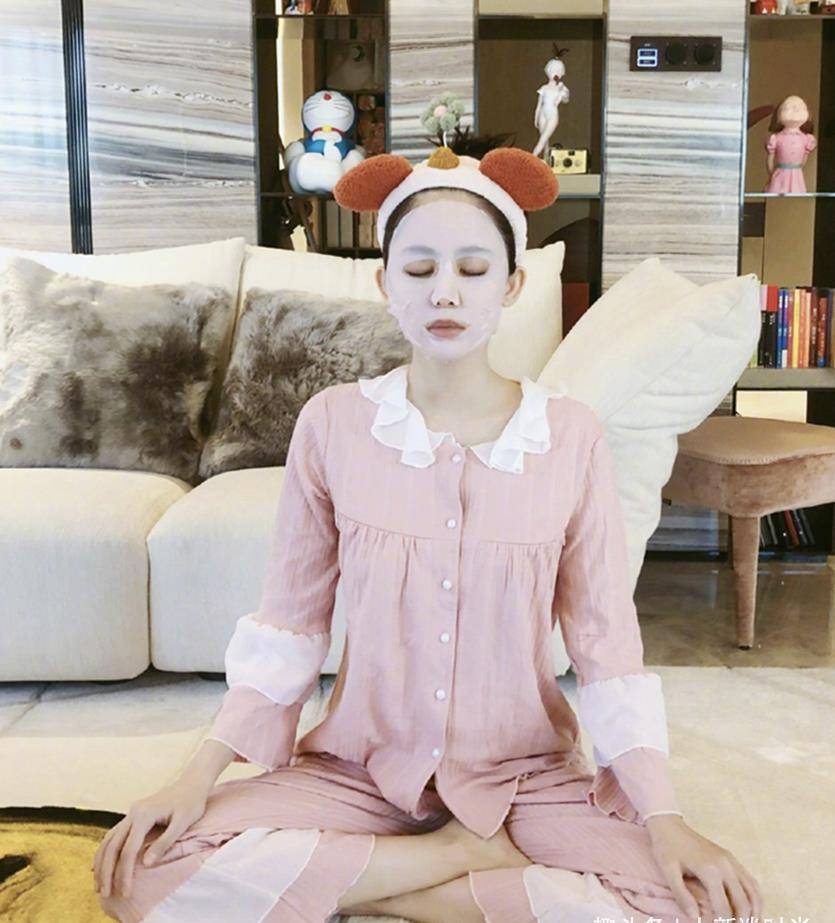 古力娜扎在家真放得开!