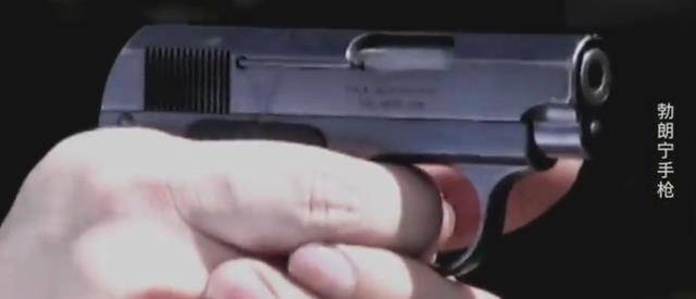 楚云飞送给李云龙的手枪有多珍贵,一直陪伴李云龙到生命