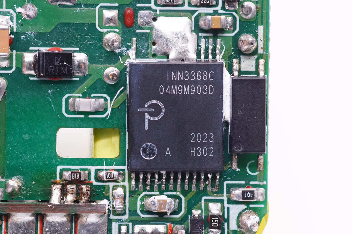 为主控芯片供电的滤波电容规格为4.7μf100v.