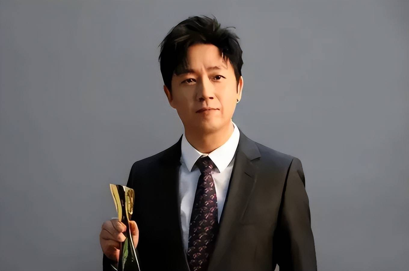 网友评论让潘粤明坐不住了,回复说谁退圈了我只是胖了,笑死_演技_作品