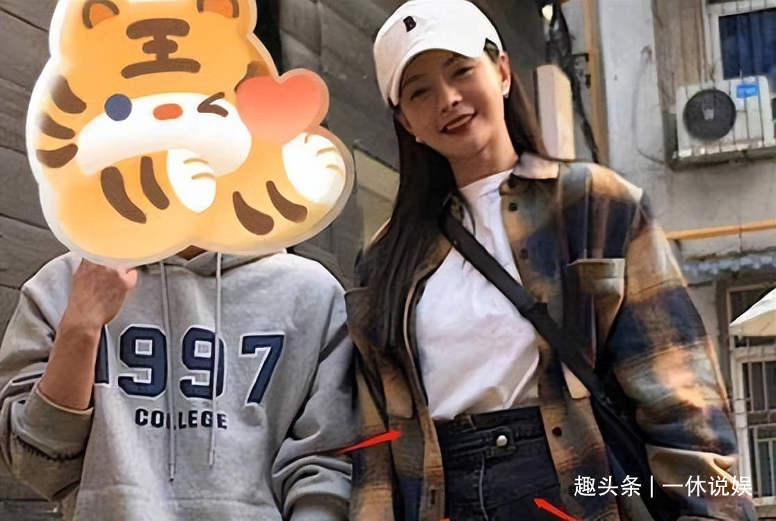 沈梦辰与孟佳合照,卷起上衣露出"蚂蚁腰",疑似辟谣有喜传闻_工作_照片