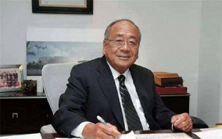 他做菜时忘关火,意外熬出黑色汤汁,为子孙后代创造