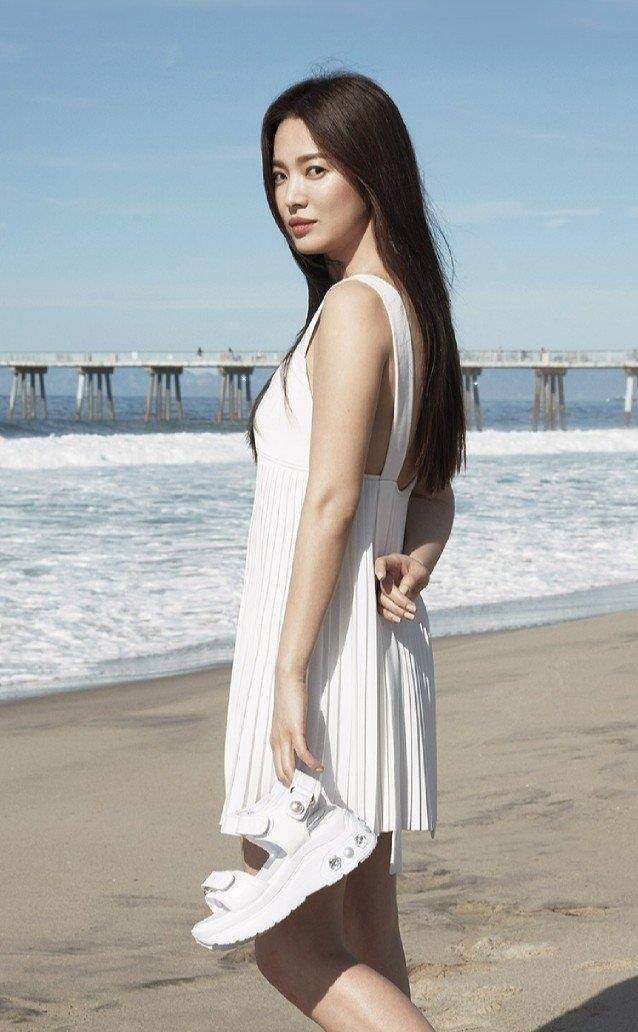 原创宋慧乔与宋仲基分手后人气不减不经意带火的孕妇鞋60元就能买同款