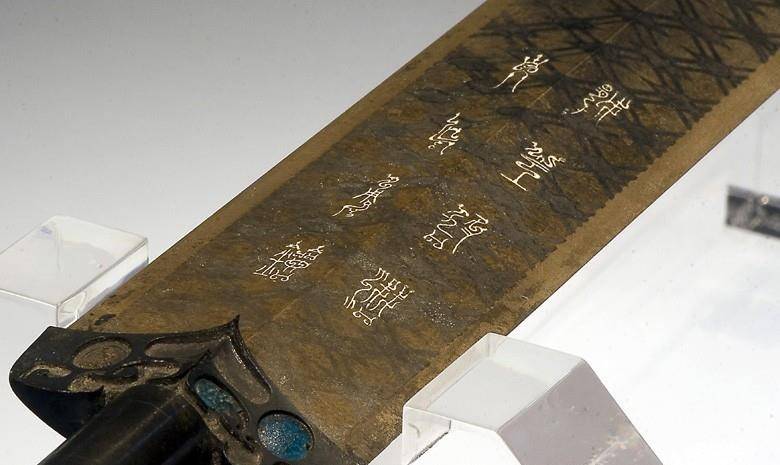 93年越王勾践剑在新加坡受损,舆论哗然,国家从此禁止出国展览_文物