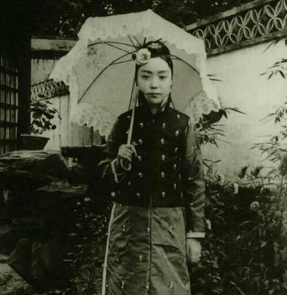 时期_女子_詹世钗