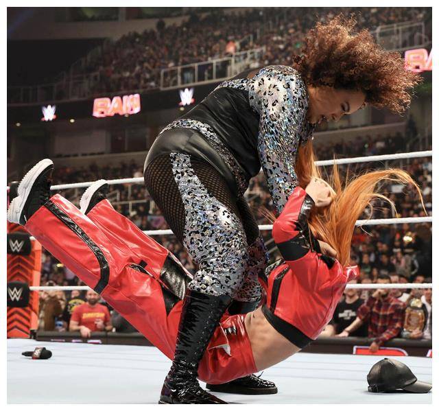 今天的wweraw不仅呈现了一系列激动人心的比赛,更展现了每位选手的