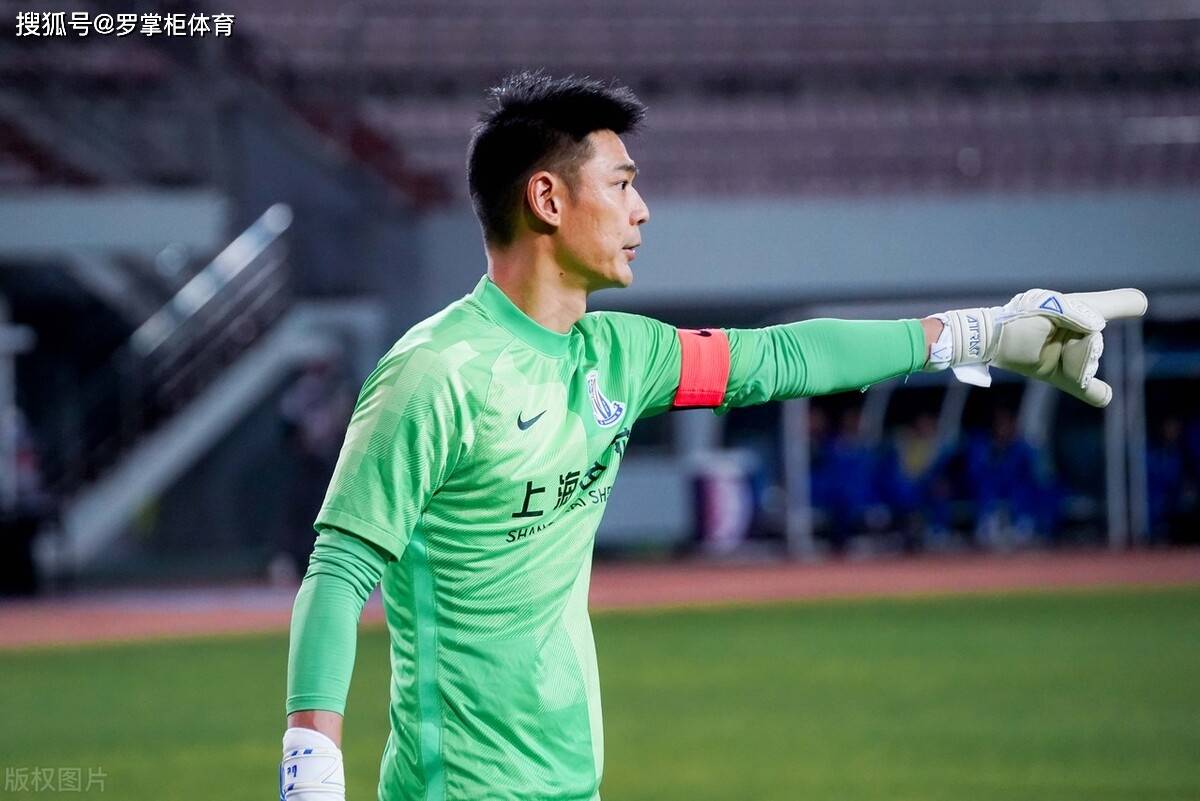 曾诚离开申花后,至今没有中超球队敢要,未来或因此退役_球迷_斯卢茨基