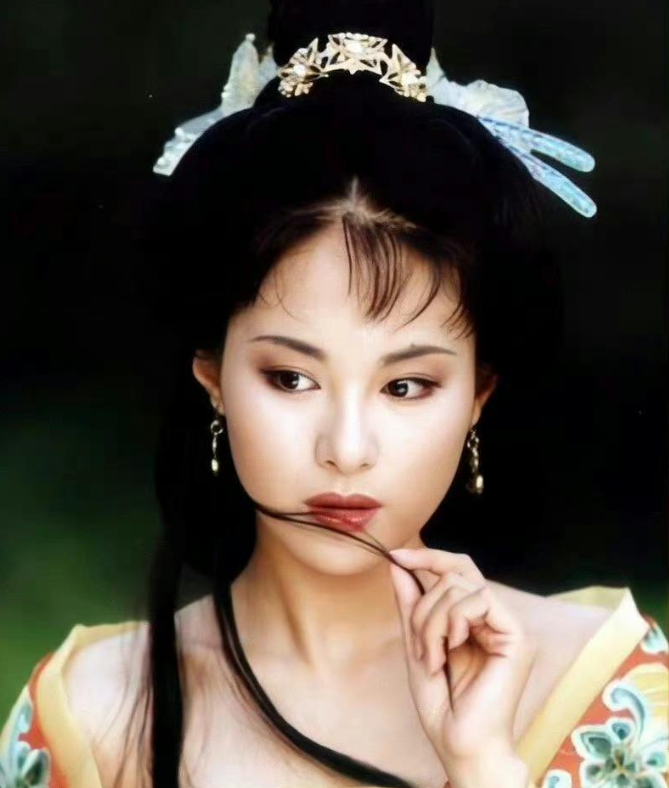 娱乐圈改名成风,不改名不成腕,名主持连姓都改自称