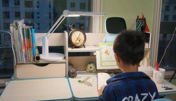 护眼灯有没有护眼的效果啊?5大送礼护眼台灯佳品机型推荐