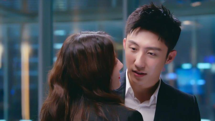 热巴黄景瑜恋爱四年了!女方疑似有喜即将官宣_网友_恋情_词条