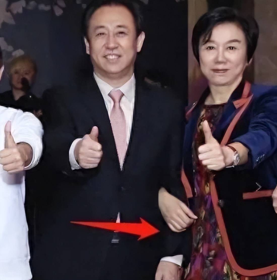 原创借4097万给小儿子逾期每天要827万利息许家印前妻早就布好局