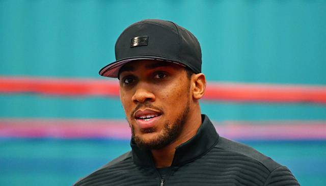 康纳麦格雷戈(conor  mcgregor) 使跨境拳击比赛成为可能,现在