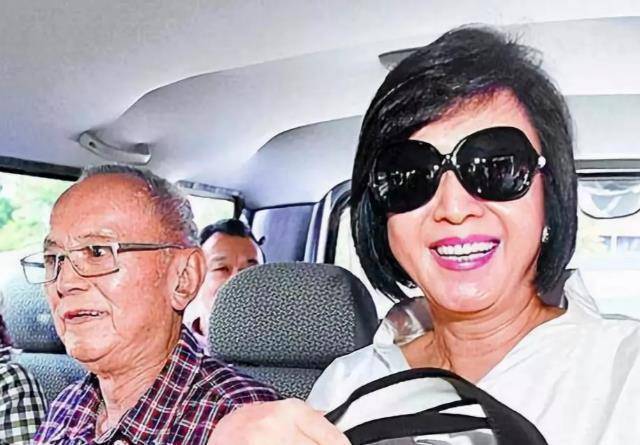 侯佩岑带惯三母亲上节目捞金,2度插足好友婚姻,晚年却能幸福_林月云