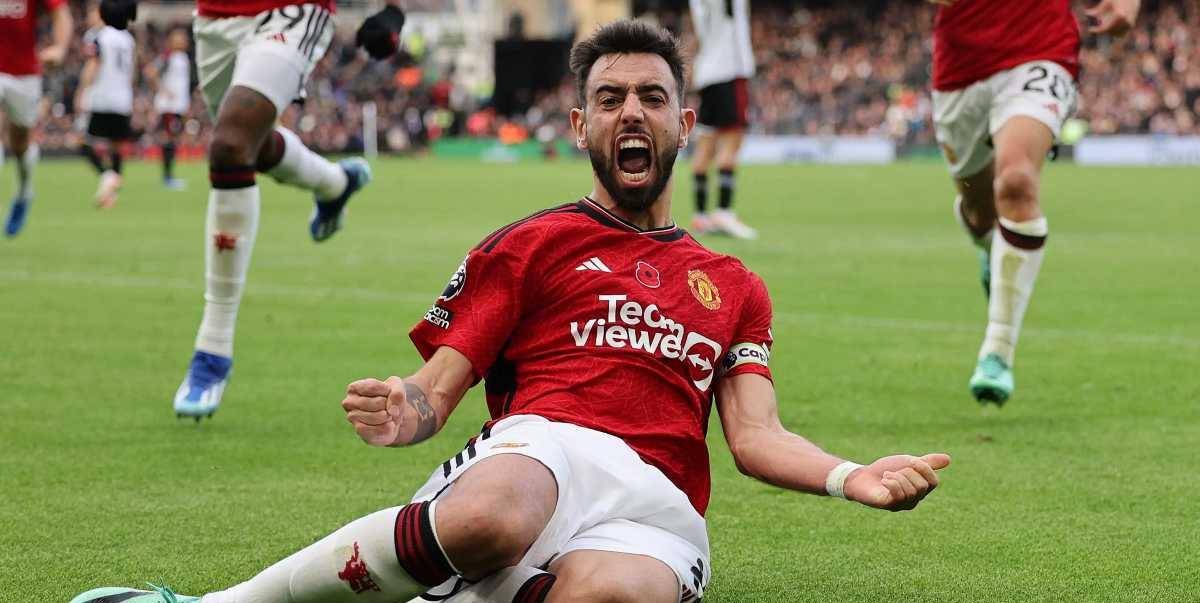 b费本场比赛表现令人尴尬,其行为遭球迷怒斥_富勒姆_曼联_费尔南德斯