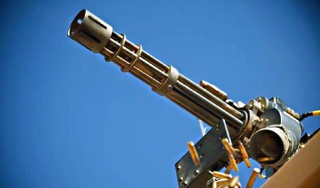 许多人都曾经对《终结者》2里施瓦辛格提的那挺冒着超长火蛇的多管