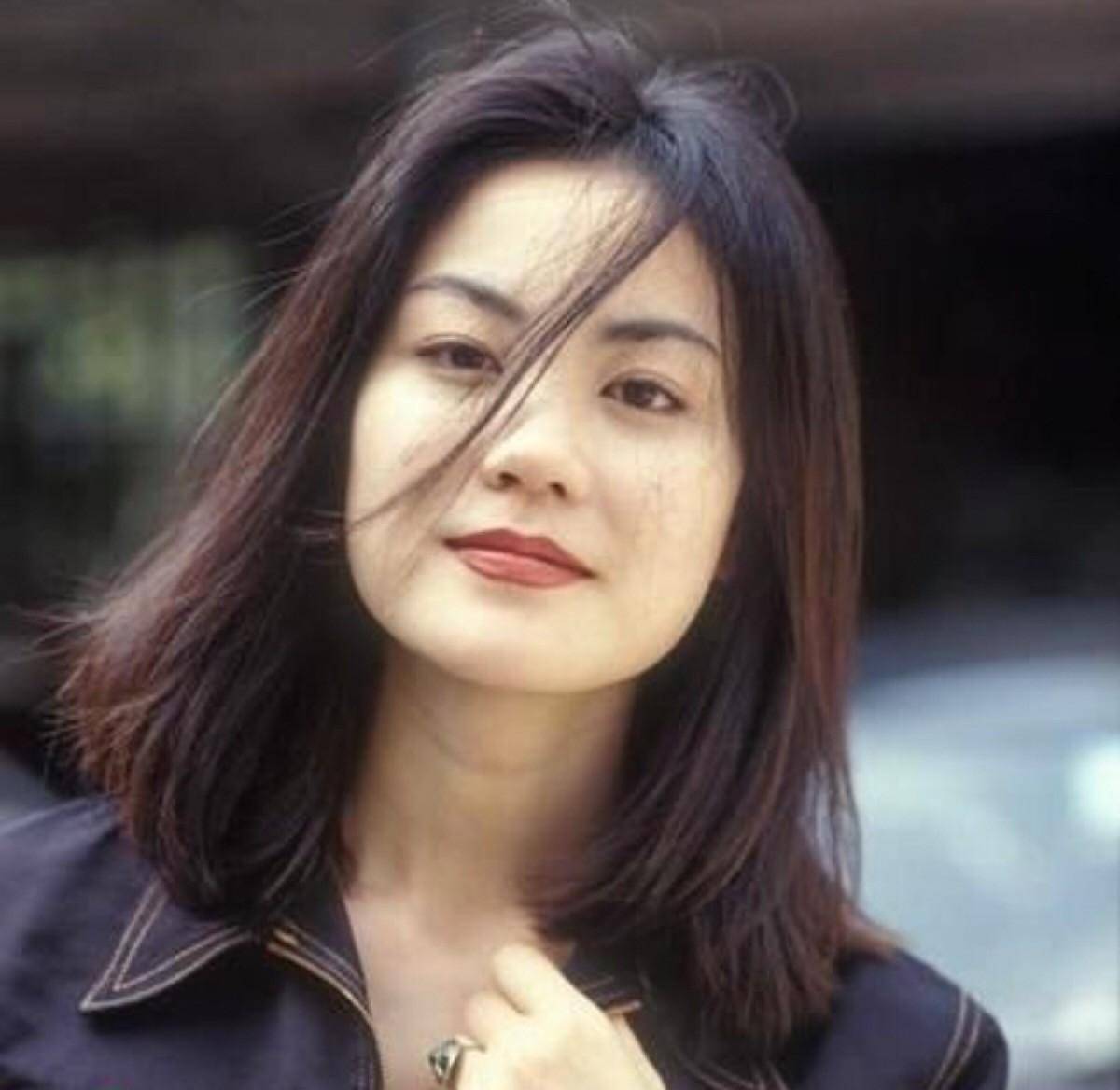 关淑怡的歌声受到观众喜爱,一时爆红,成为歌坛天后,甚至一度与林忆莲