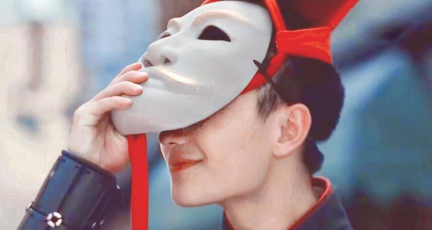 原创同样是美男摘面具杨洋肖战和任嘉伦一比谁惊为天人