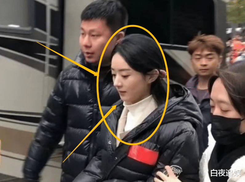 原创赵丽颖发文告别新角色33岁状态成焦点我只留意到照片上的贴纸