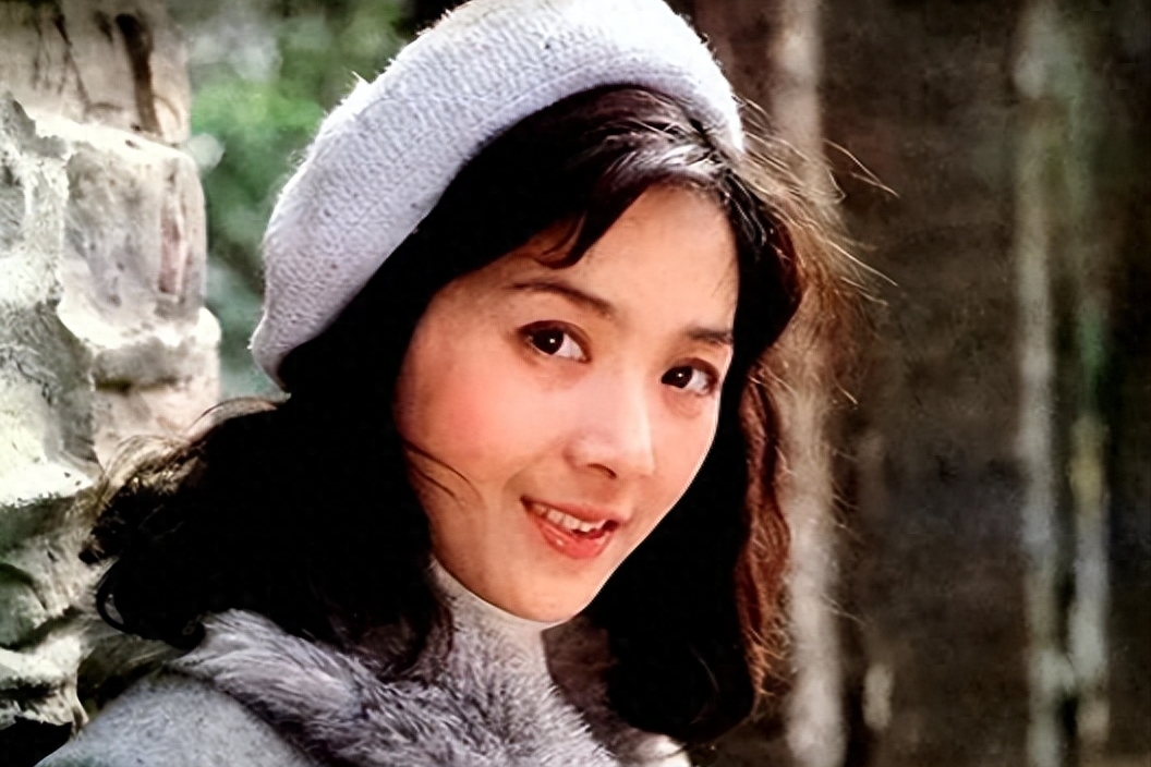 66岁就坐上轮椅的张铁林,如今已活成了一个"笑话"_女孩_沈丹萍_米可