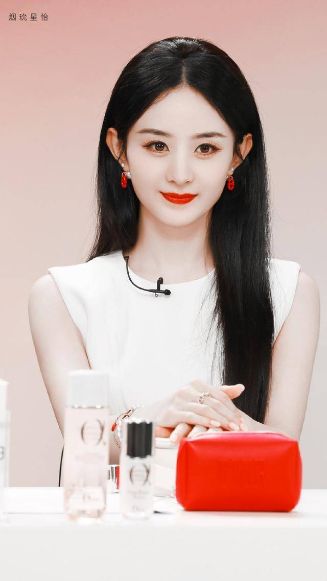 赵丽颖分手后首次出镜,直接回应网友提问的分手原因_状态_皮肤_问题