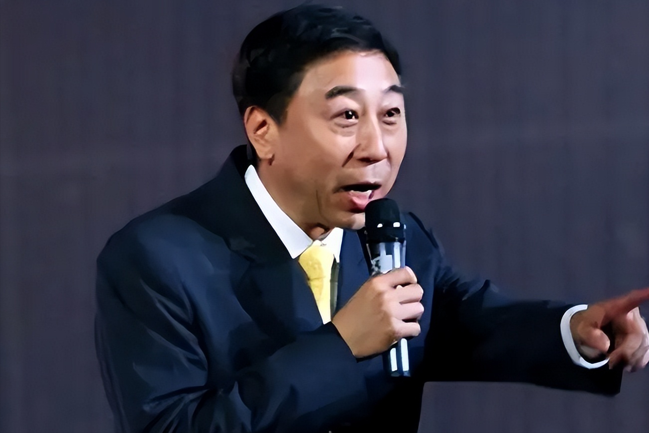 被冯巩一句话点醒了,离开中国后,相声演员大山,如今怎样了?