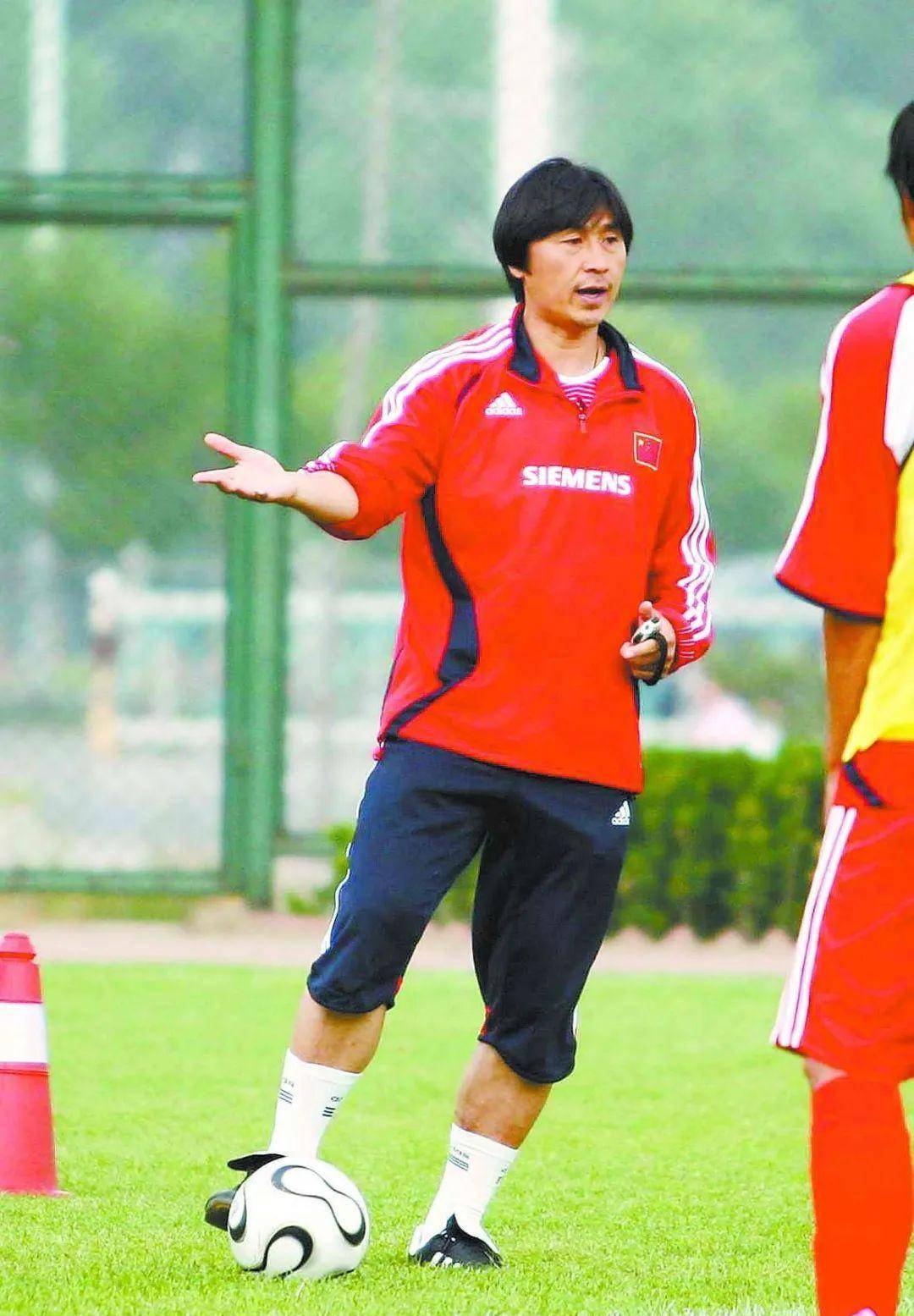 二,"贾学习"贾秀全李惠堂给人最大的印象就是只听其名,未见其人,每次