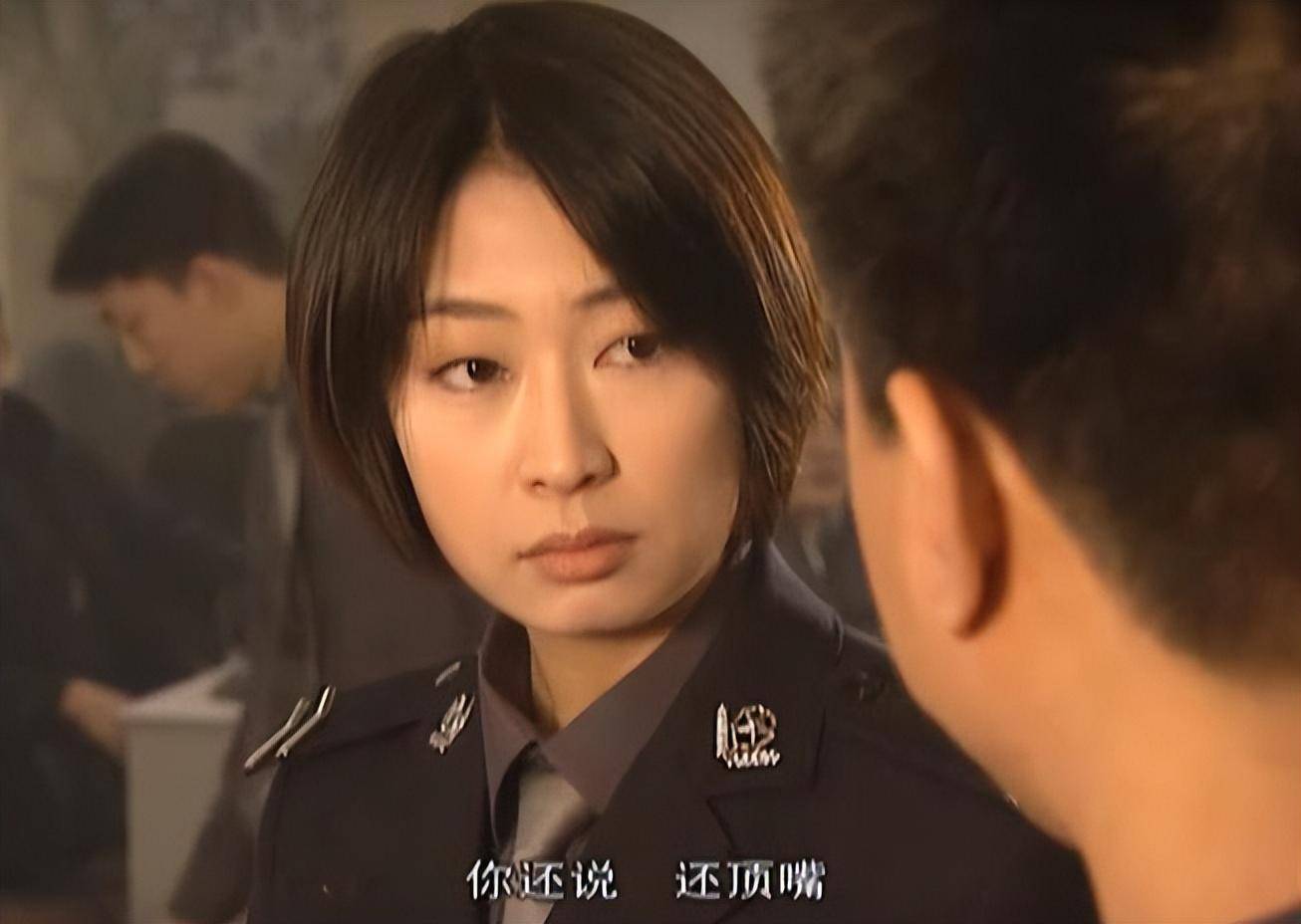 陶红 丁嘉丽等一众大咖这部剧不仅集合了反腐题材剧集《黑洞》2000年