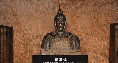 江苏发现35岁将军墓,出土8颗夜明珠,容貌复原后,专家心下一惊_刘戊