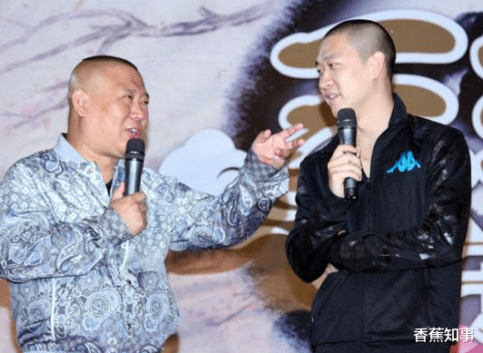 原创郭德纲昔日旧照曝光曹云金轻快做饭于谦夫妇脸上乐开了花