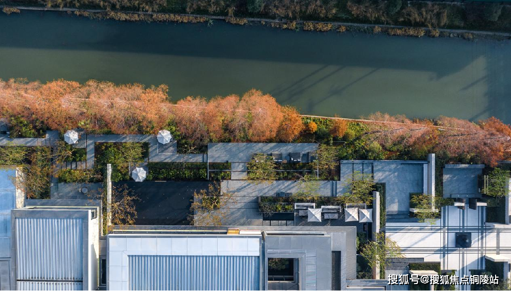 中铁建万科朗拾花语建筑指引回家的方向