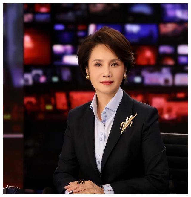 儿子婚礼上的留言,央视主持人徐俐动情落泪,感动全场.