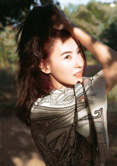 自己生活够乱了,还卖情怀_小林_女性_话题