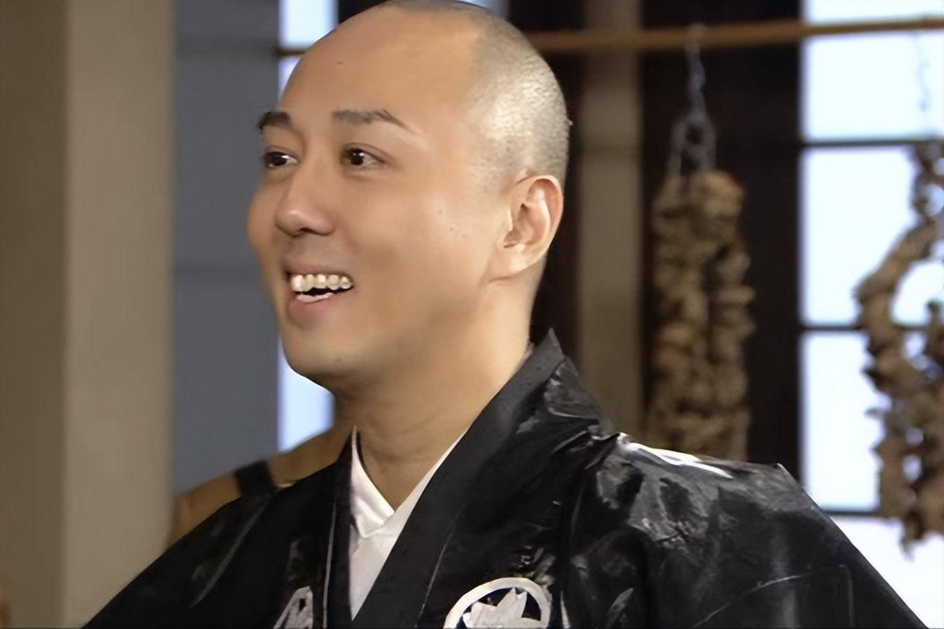 戴耀明官宣恋情,与前女友复合将结婚,被问还喜欢佘诗曼诗曼吗?