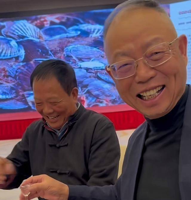 "老鬼"易哲,在天津渔具展给化绍新"挖坑"了_鱼饵_方面_人物