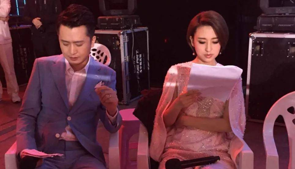 电视主持人扬帆,宠爱妻子疼爱女儿,青梅竹马的爱情不能辜负_杨帆_时候