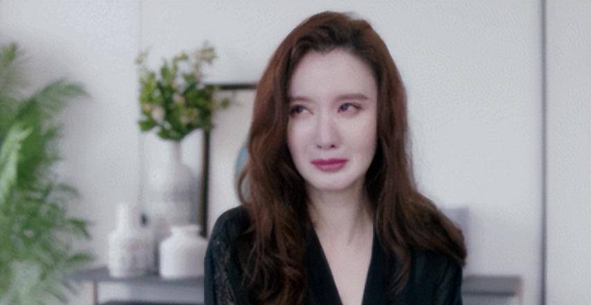 "张萌:公司市值13亿,坐拥上亿别墅,吊灯能买一套房_网友_热度_吕超