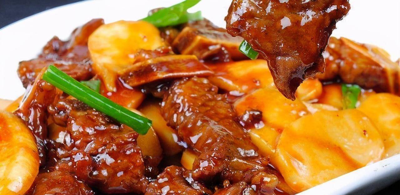 原创教你牛肉炒年糕的秘制做法美味解馋超过瘾一大盘子都不够吃