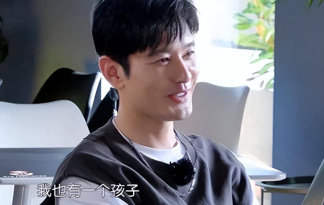 黄晓明首谈杨颖,儿子肺炎母亲摔伤,却没想要麻烦前妻_家庭_海绵_孩子