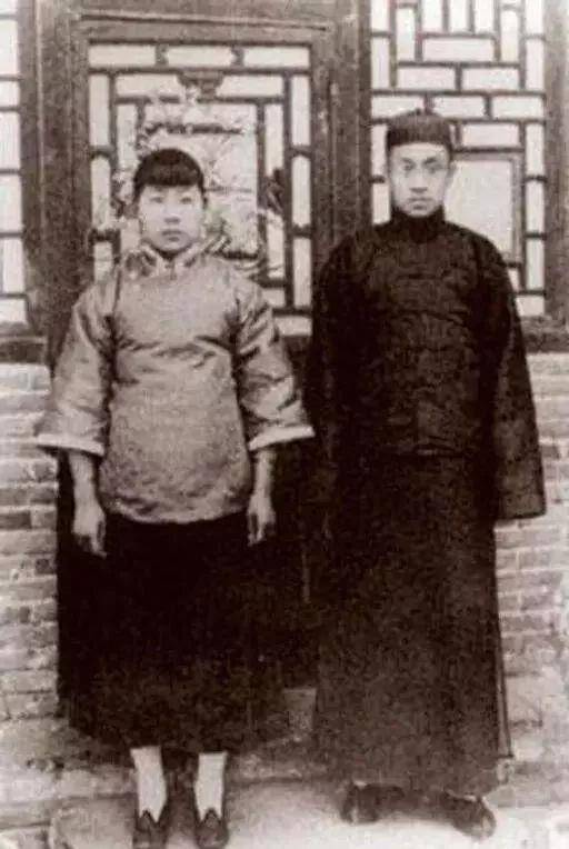 天下辜鸿铭:狂放的姿态,只是带泪的表演_小辜_中国_张之洞