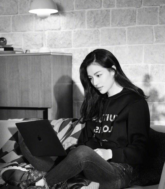 钟楚曦工作室终于发声:与耐克合作到期不续约,仔细看了博文上没上心一