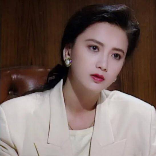 情人节梁朝伟被初恋情人曾华倩送上热搜,她是刘嘉玲好