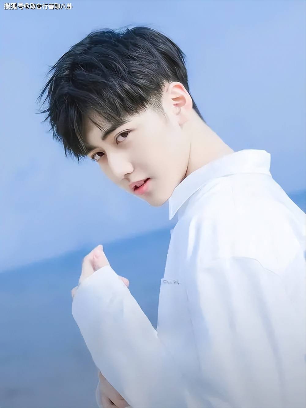 焉栩嘉与宁静对话,首次回应恋情绯闻,疑似与张子枫已经分手_网友_电影