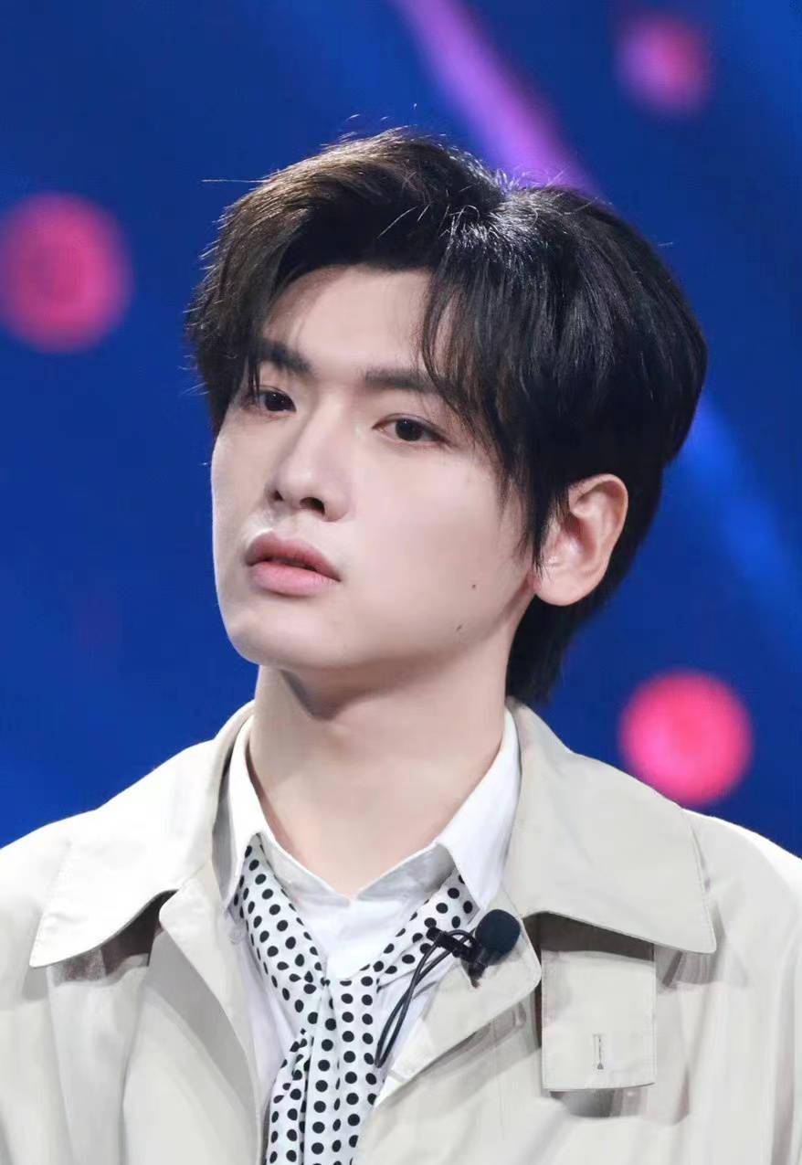 原创赘婿翟潇闻和周雨彤的恋情疑似曝光周雨彤真的是好糊涂啊