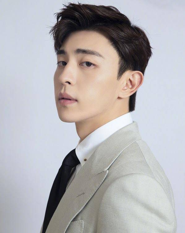 为和邓伦恋爱,见面,结婚被骗330万!