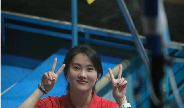从奥运冠军到国家队教练,陈若琳绽放新生活:31岁单身依旧光彩照人