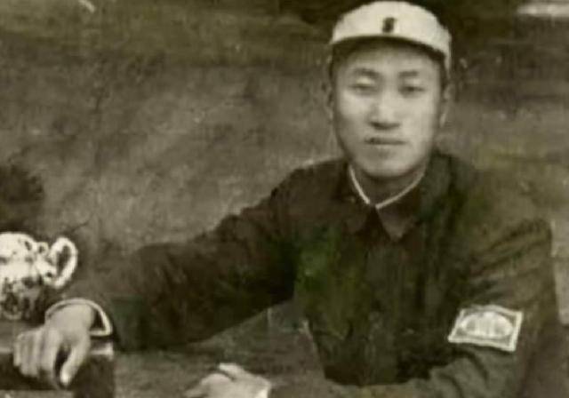 马未都:我爹是智兵,打仗冲锋总慢半秒,39人参军仅他一人活下来_马丹林