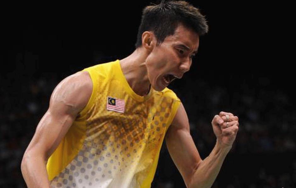 李宗伟抗癌:电疗33次喉咙全烂,吃饭要喷麻药,老婆整天以泪洗面